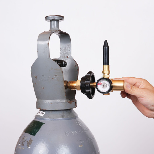 Helium Tank Regulator with Gauge - Balloon Inflation (3 month Warranty) Helium Tank Regulator with Gauge - Balloon Inflation (3 month Warranty)